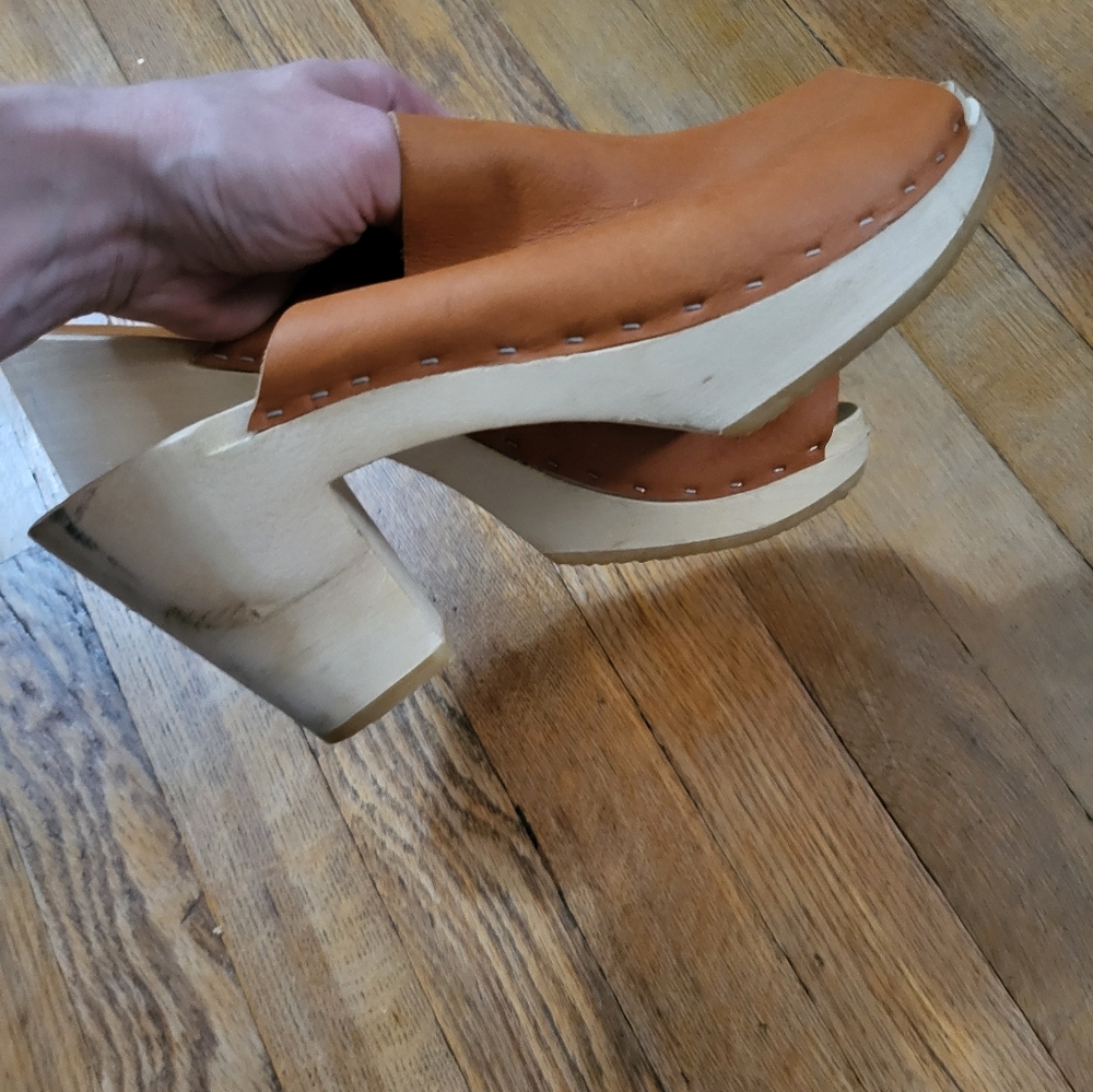Bryr Clogs - image 4
